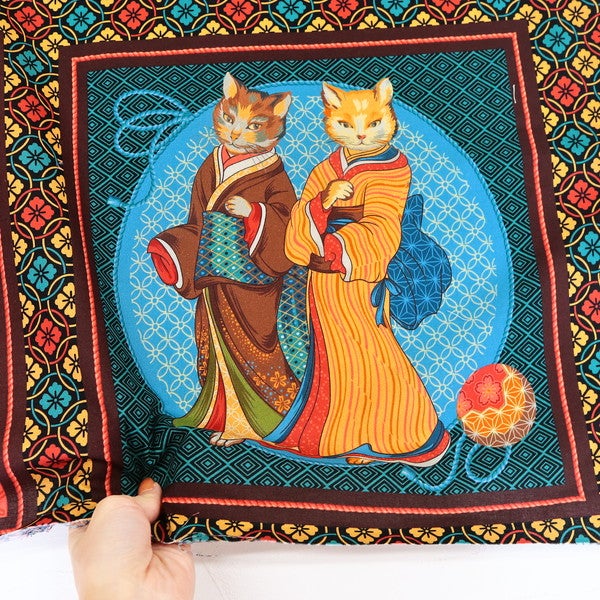着物を着たねこパネル生地　ハンドメイド　レアパネル生地 輸入生地 生地 パネル 着物を羽織った猫 蹴鞠 USAシーチングプリント