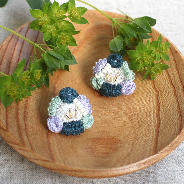ピース Piece 刺しゅうキット 「K.omono hitotsubana earrings」capri