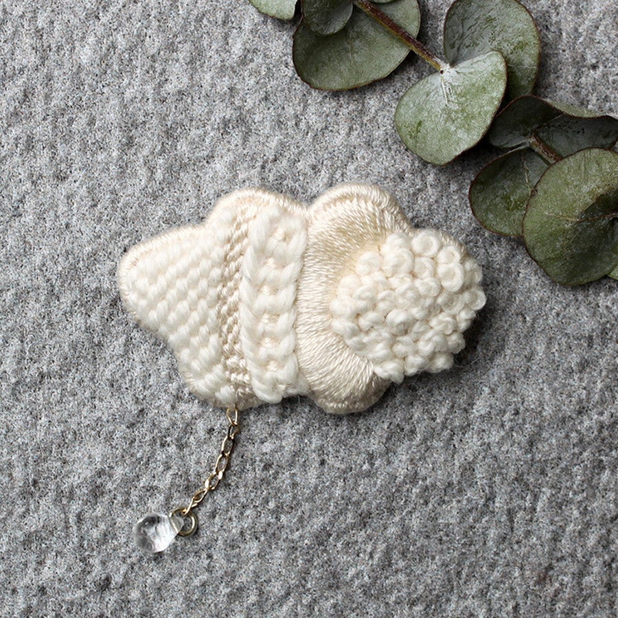 kiitos works 雲ブローチ 雨垂れ raindrop 刺しゅうキット 刺繍キット